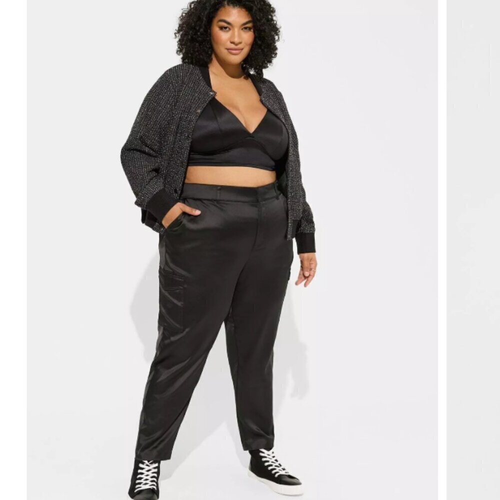 Torrid Relaxed Taper Satin Cargo High Rise Black Pants Women's Size 18 New